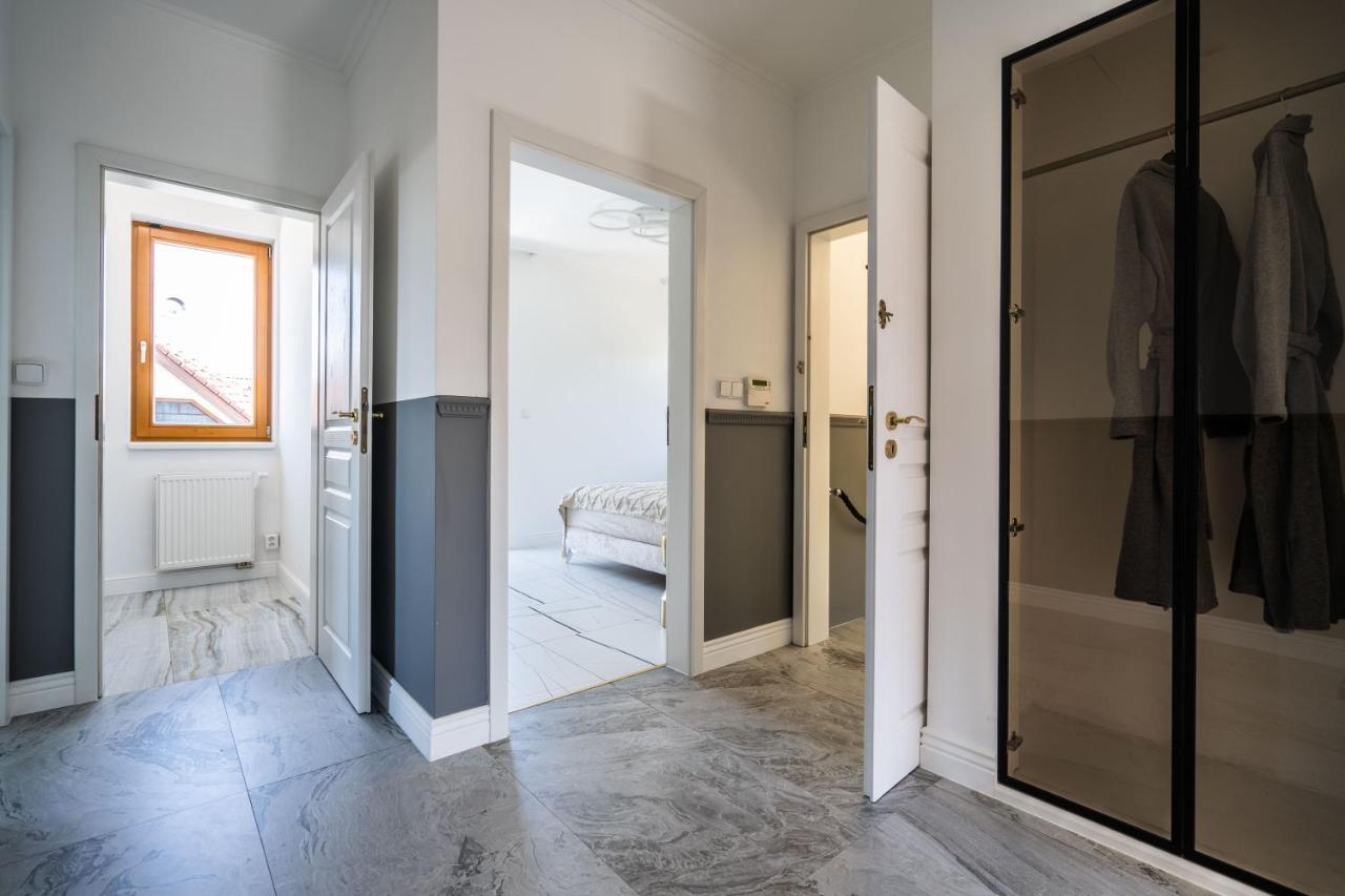 Serenity With Garden Jacuzzi Villa Praag
