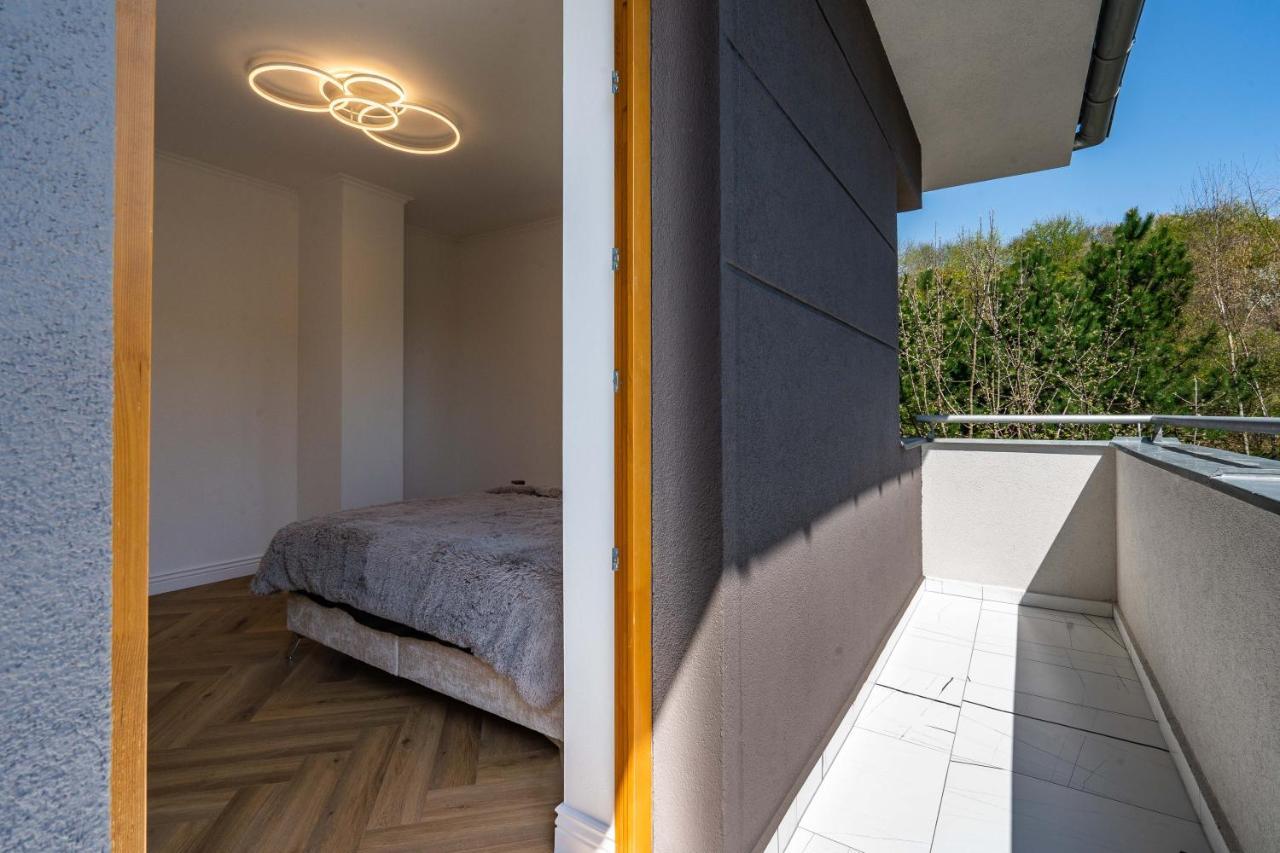 Serenity With Garden Jacuzzi Villa Praag