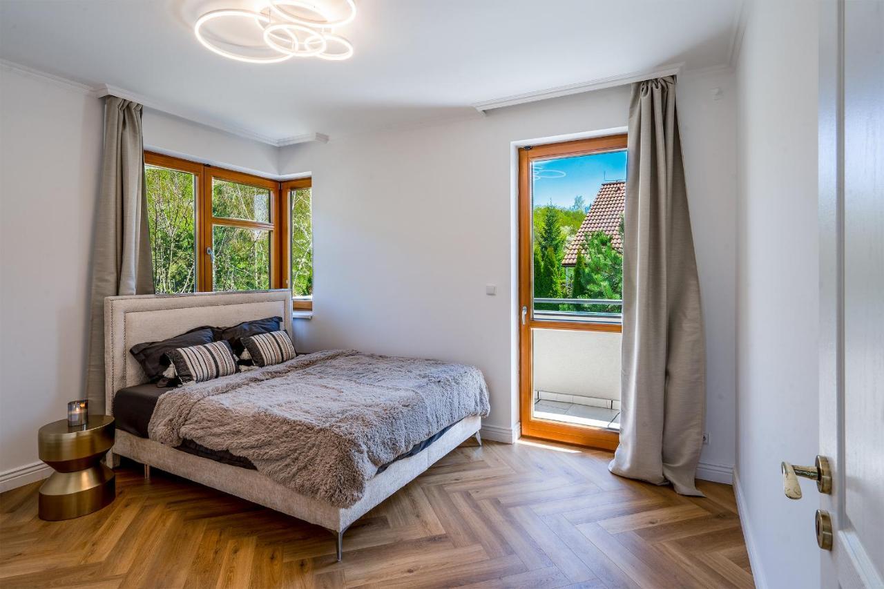 Villa Serenity With Garden Jacuzzi Praag